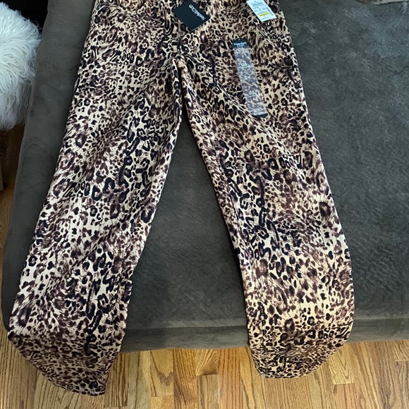 Pants - Picture 4 of 10